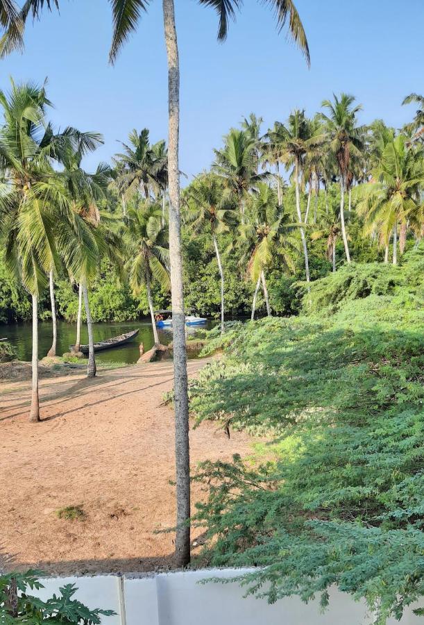 Poovar Sea View Rooms And Boating Family & Couple Only Exterior foto